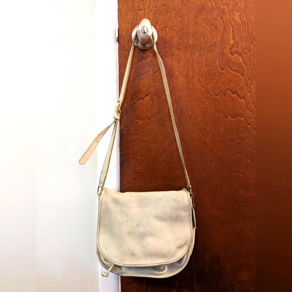 Vintage Coach Lightweight Leather Purse